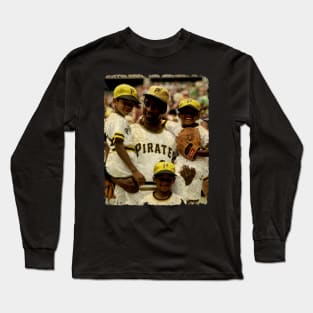 Roberto Clemente in Pittsburgh Pirates Long Sleeve T-Shirt